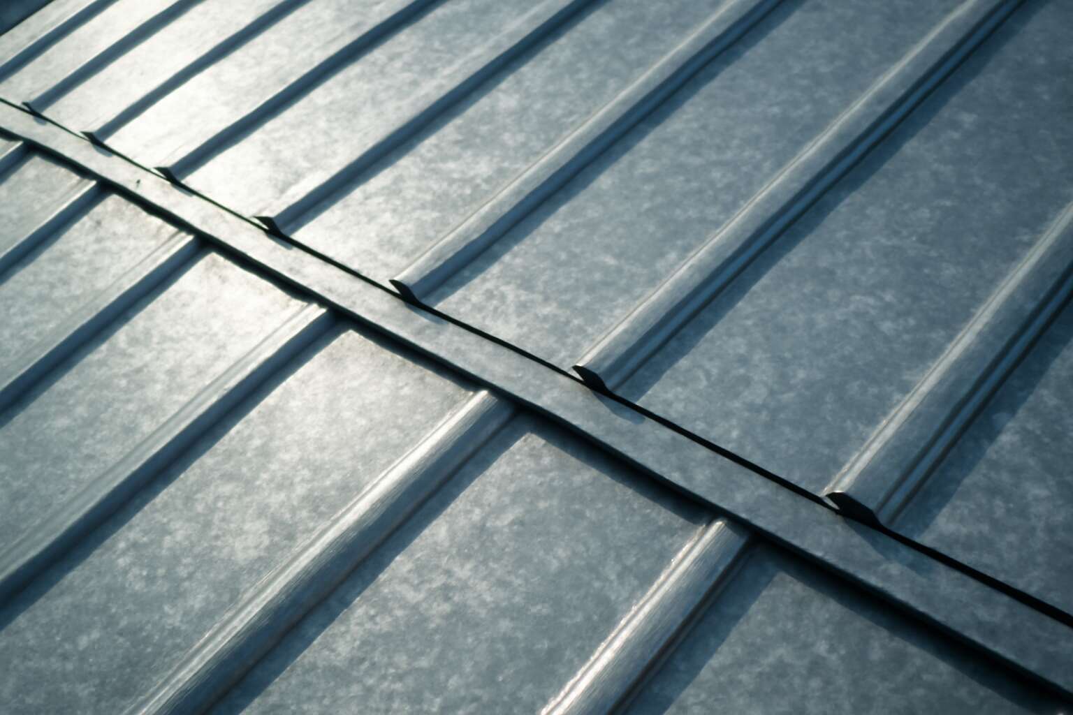 generated_image_6923665a59ebf.jpg roof sheet lapping